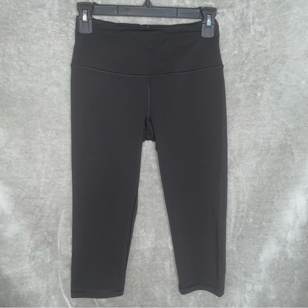 Victoria's Secret Sport Knockout Black Crop Capri Leggings XS